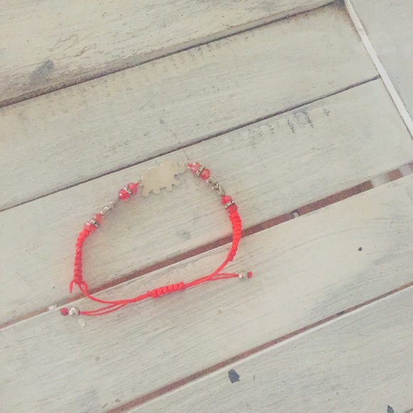 Elephant adjustable red bracelet - Picture 3 of 7